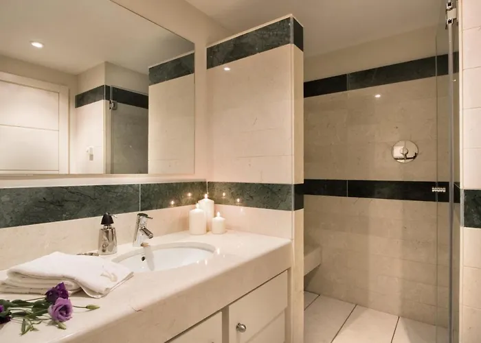 Appt 311 Heaven Beach-paseo-all Year Heated Pool-free Bikes Apartment Estepona